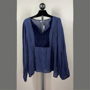 NEW Gap Shirt Womens Large blue pop over casual loose fit classic